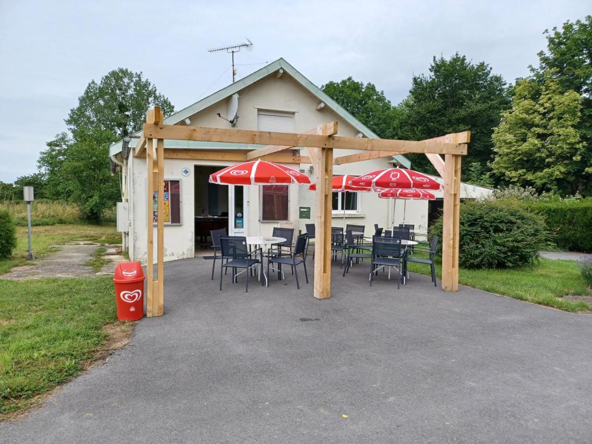 Camping Le Vallage Attigny Екстериор снимка