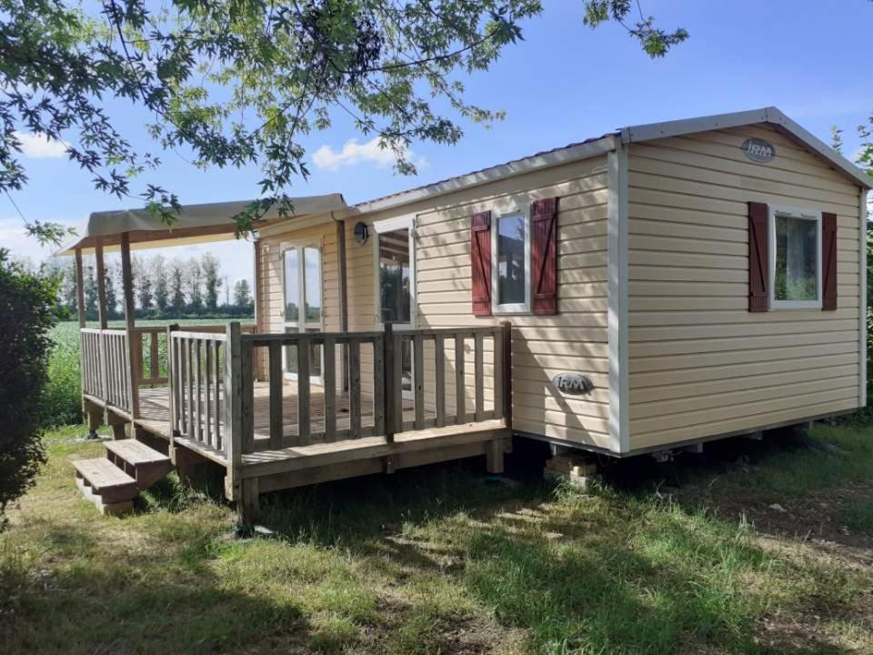 Camping Le Vallage Attigny Екстериор снимка