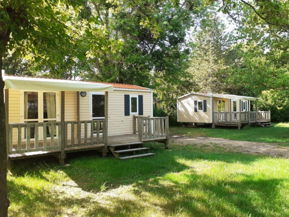 Camping Le Vallage Attigny Екстериор снимка