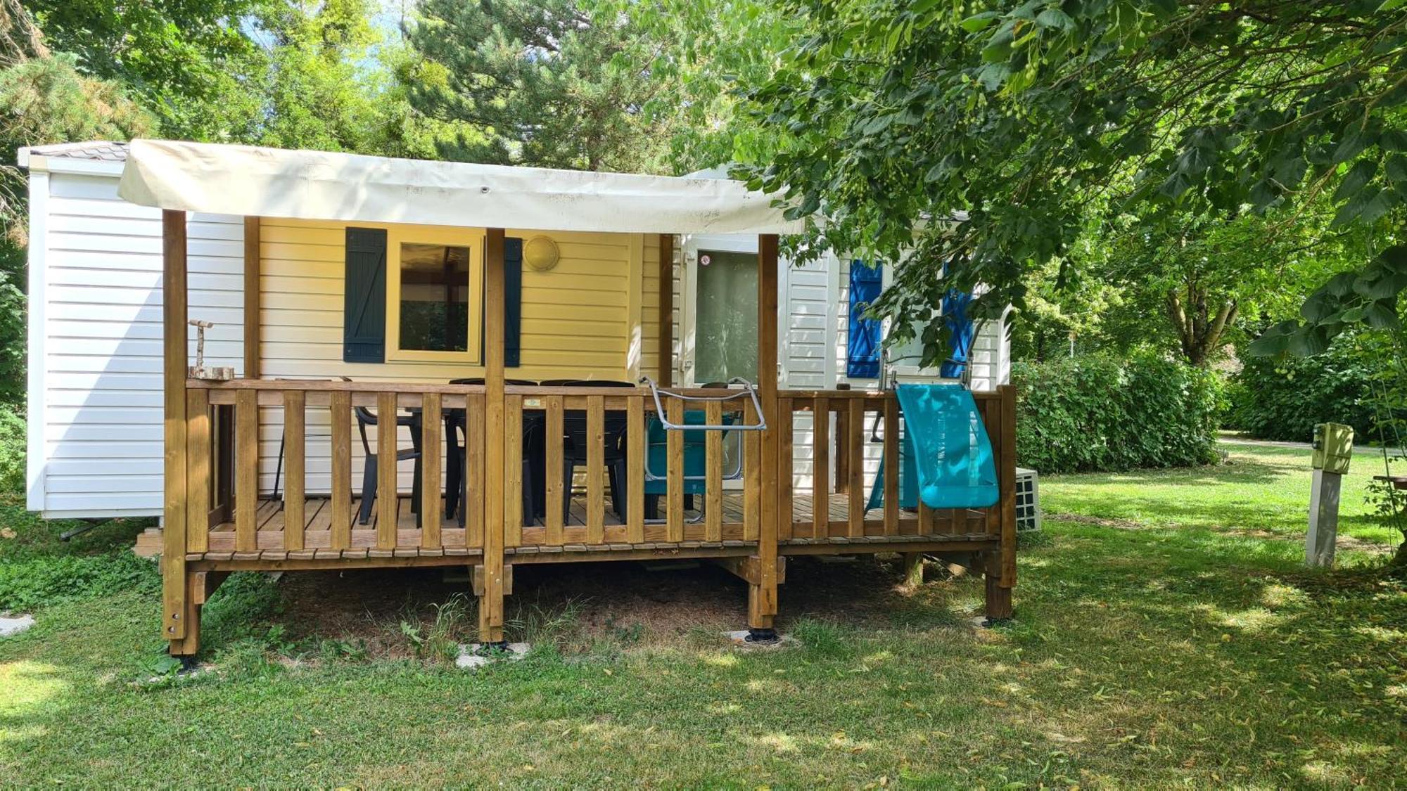 Camping Le Vallage Attigny Екстериор снимка